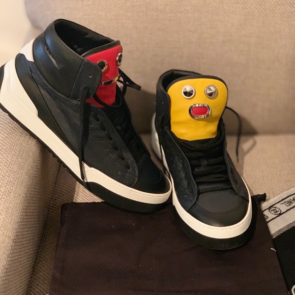 Authentic shoe size 10 and 10.5 pls ask for info - Picture 7 of 7